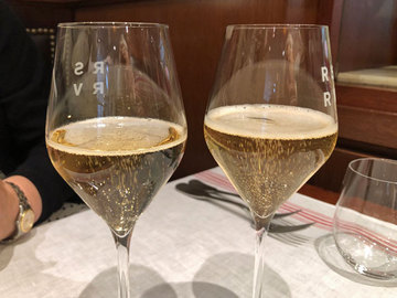 リヨネ　シャンパン2.jpg