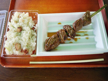 牛串とタコ飯.jpg
